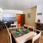 Area 202 Apt, The Castle 1, Apartament *