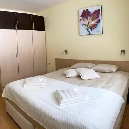 Appartement Area 202 Apt, The Castle 1, *