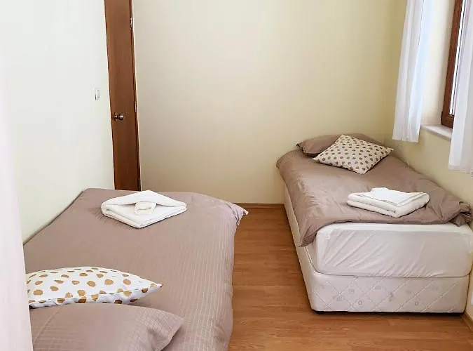 Area 202 Apt, The Castle 1, *